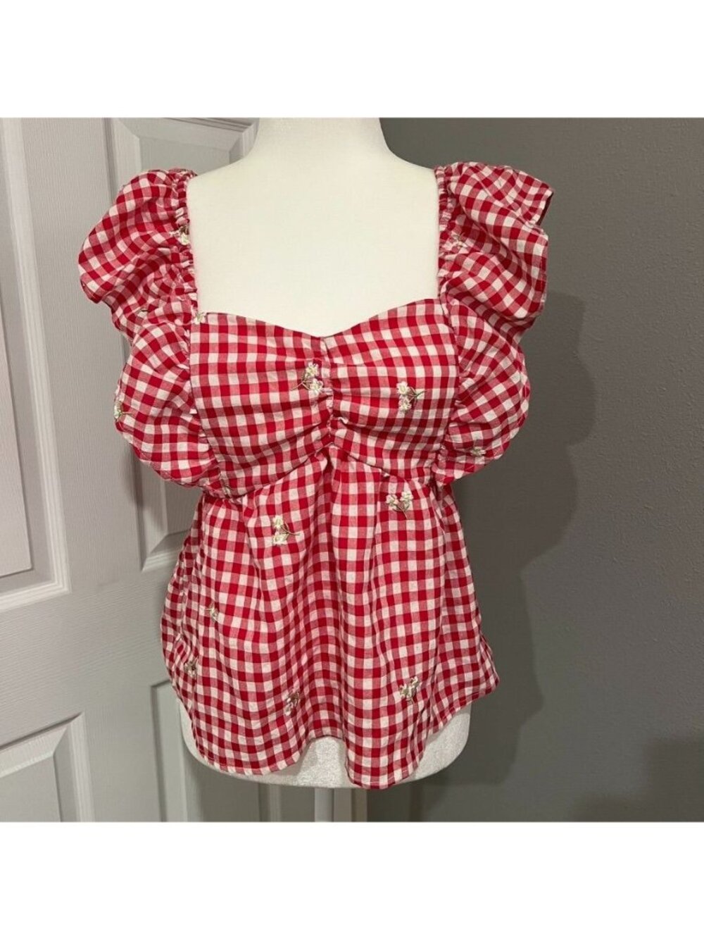 Red Gingham Tie Back Ruffle Daisy Embroidered Blouse Size Small